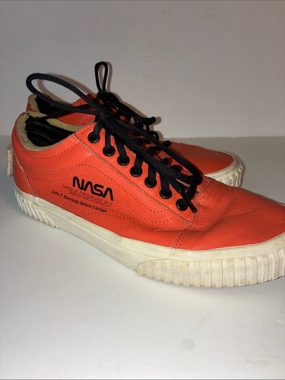 Van’s Old Skool, Firecracker NASA sneakers, Men’s 10